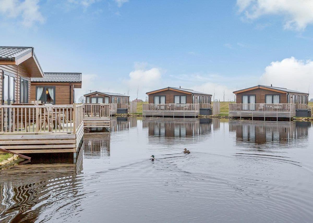 Woodland Lakes Lodges サースク エクステリア 写真