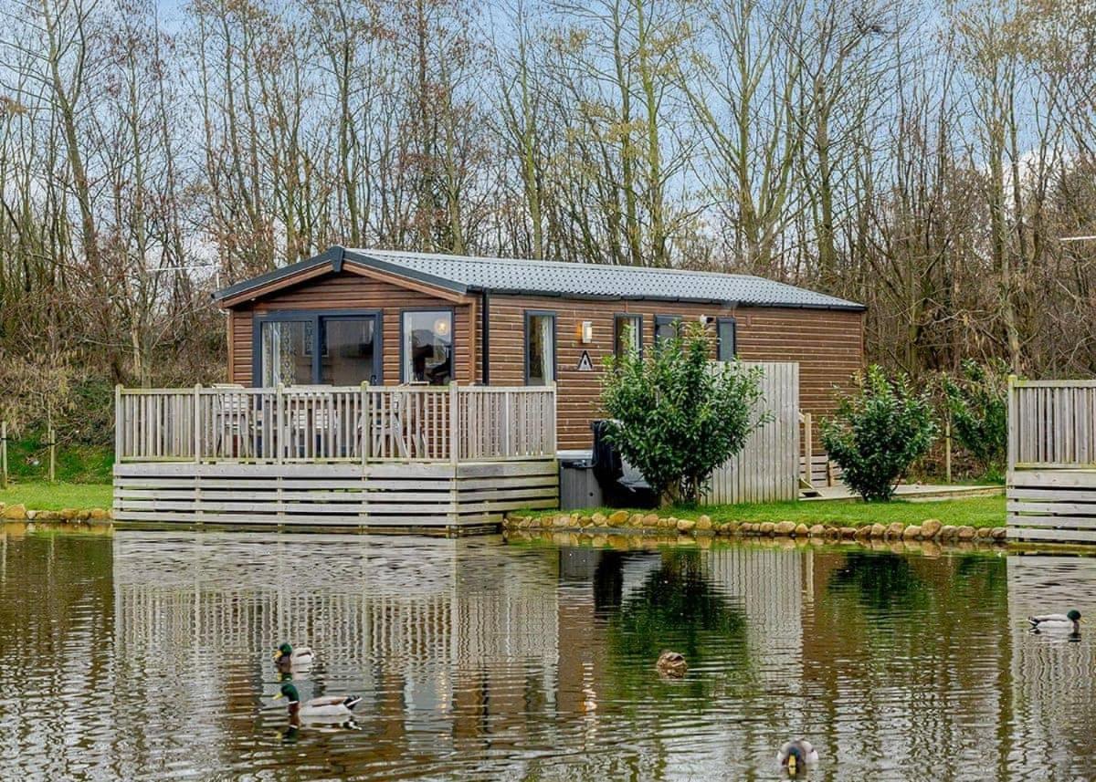 Woodland Lakes Lodges サースク エクステリア 写真